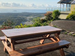 picnic-table-backyard